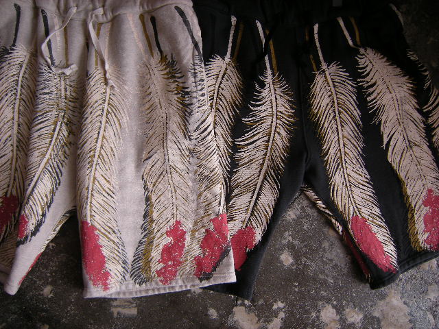 feather　short pants